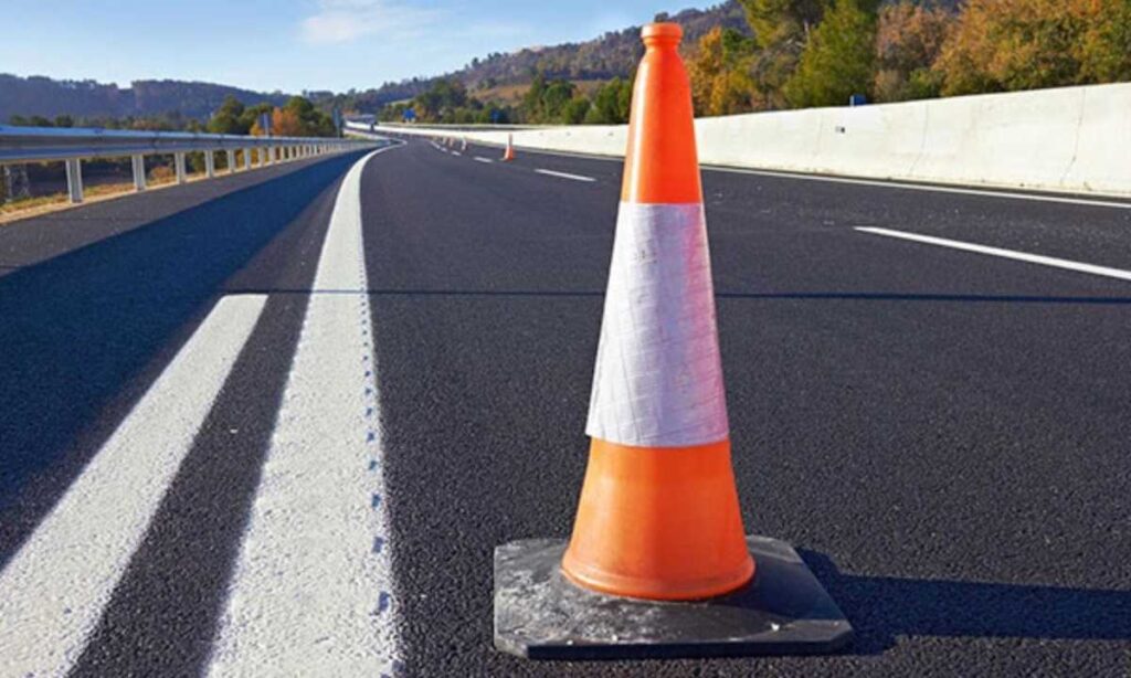  Highway Traffic Cone (Freeway Size)